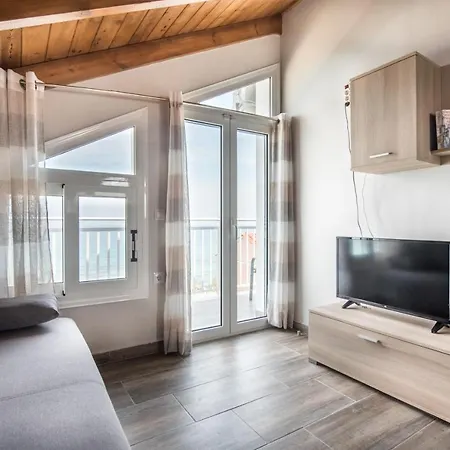 Del Mare 아모우디